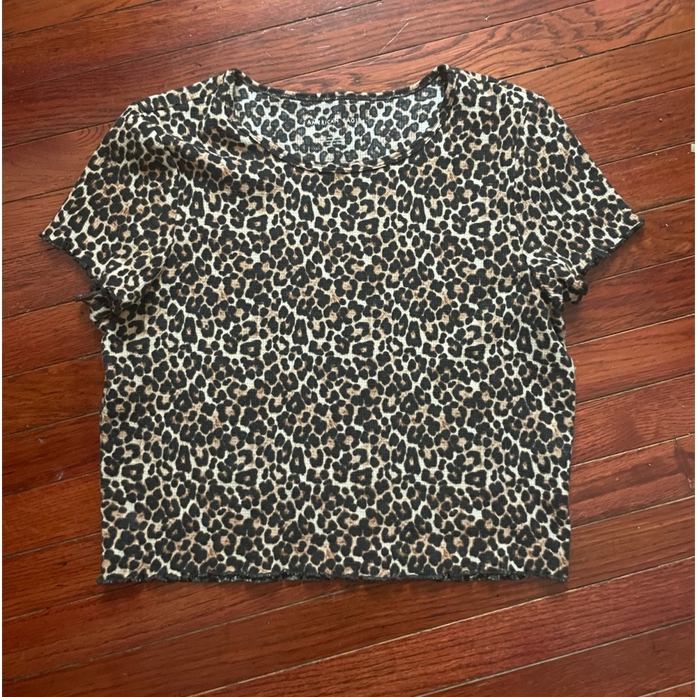 American Eagle Cheetah Print Cropped shirt Size Large